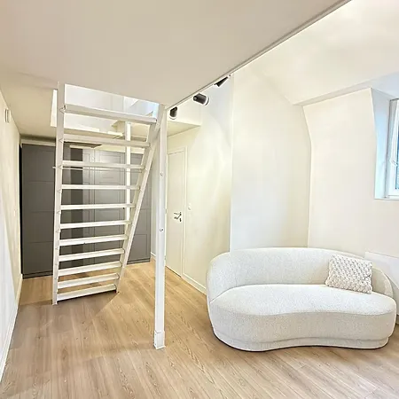 Apartment Duplex Center *